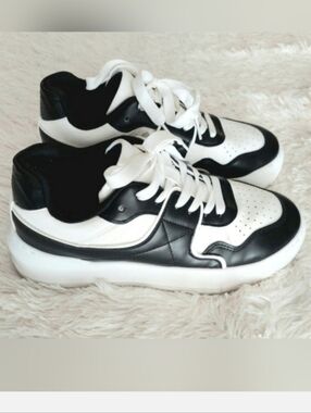 Madden Girl Oley Platform Court Sneaker Size 8M